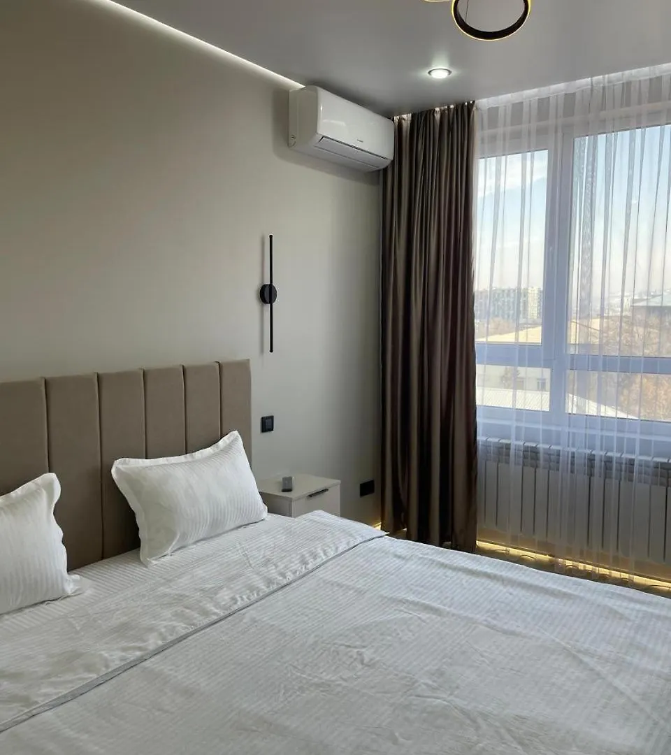 Стильный Дизайн С Видом На Горы Almaty Apartment